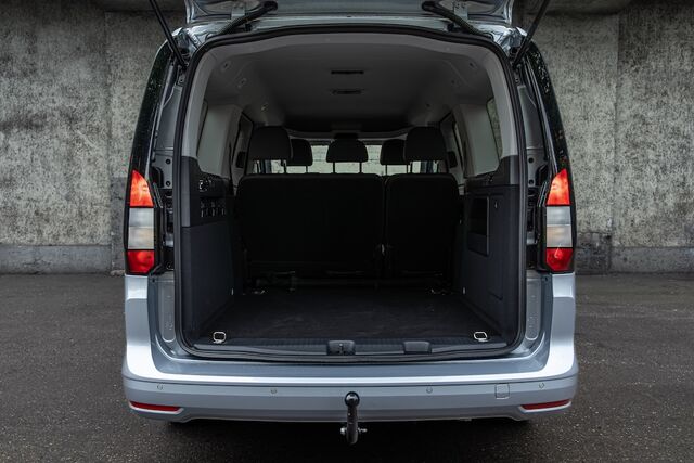 Ford Tourneo Connect Autom. + AHK Kofferraum