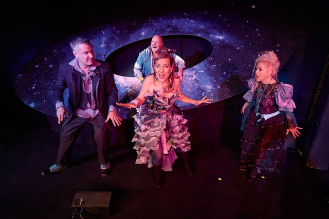 DAS SANDKORN Theaterstück In der Mitte ist ein Loch - Jetzt noch tiefer!