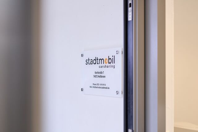 stadtmobil Büro-Schild